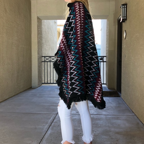 Lovely Poncho - Picture 2 of 4